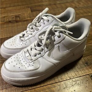 Nike air forces size 8